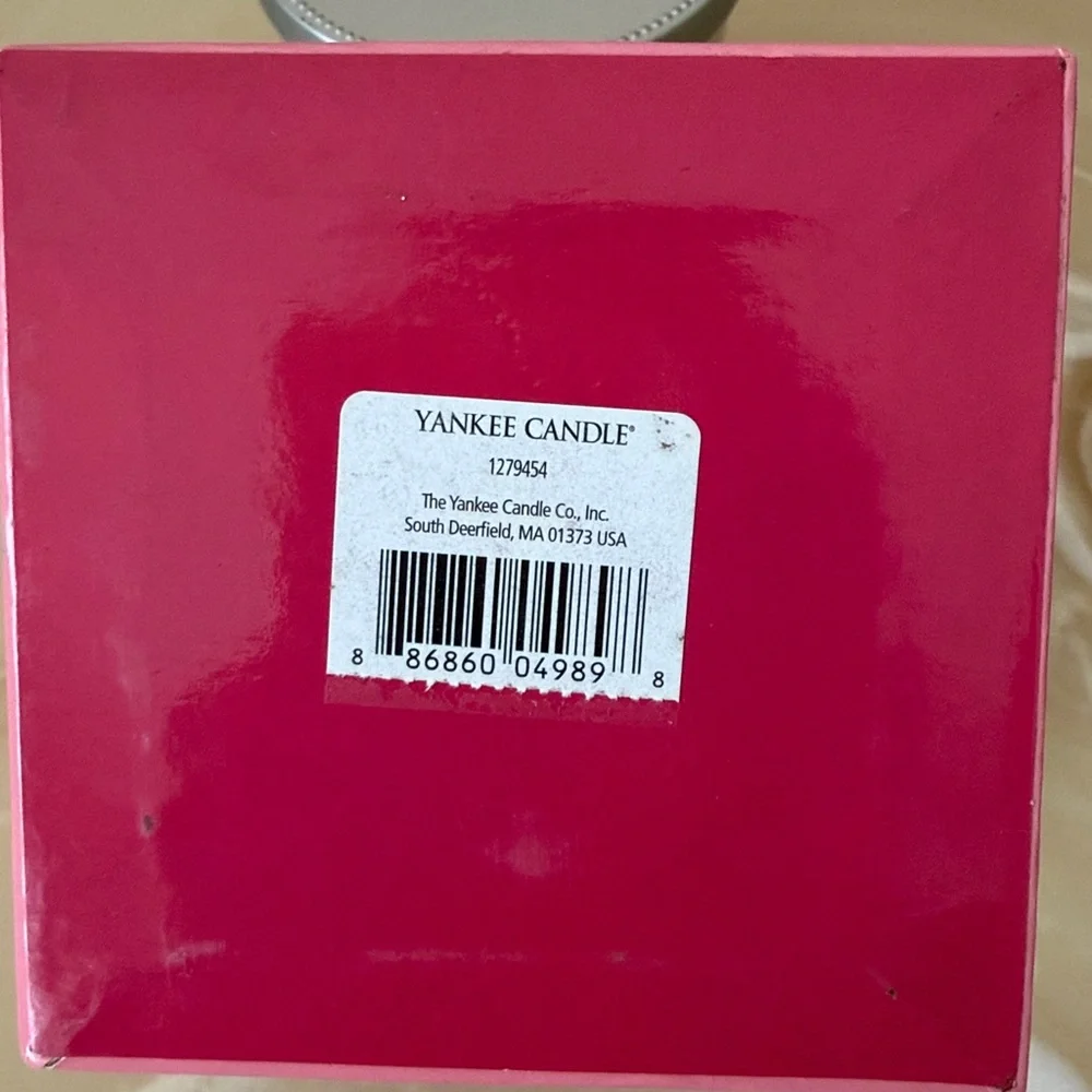Yankee Candle Bermuda Beach Scented Candle Small Tumbler Pink Floral Gift Box